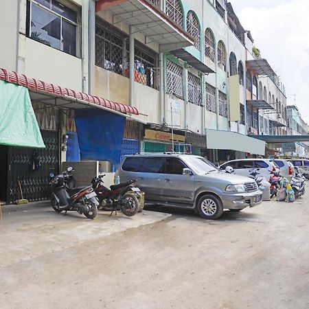 Spot On 91343 Kartika Guest House Syariahnearpantai Stres Jodoh  Zewnętrze zdjęcie