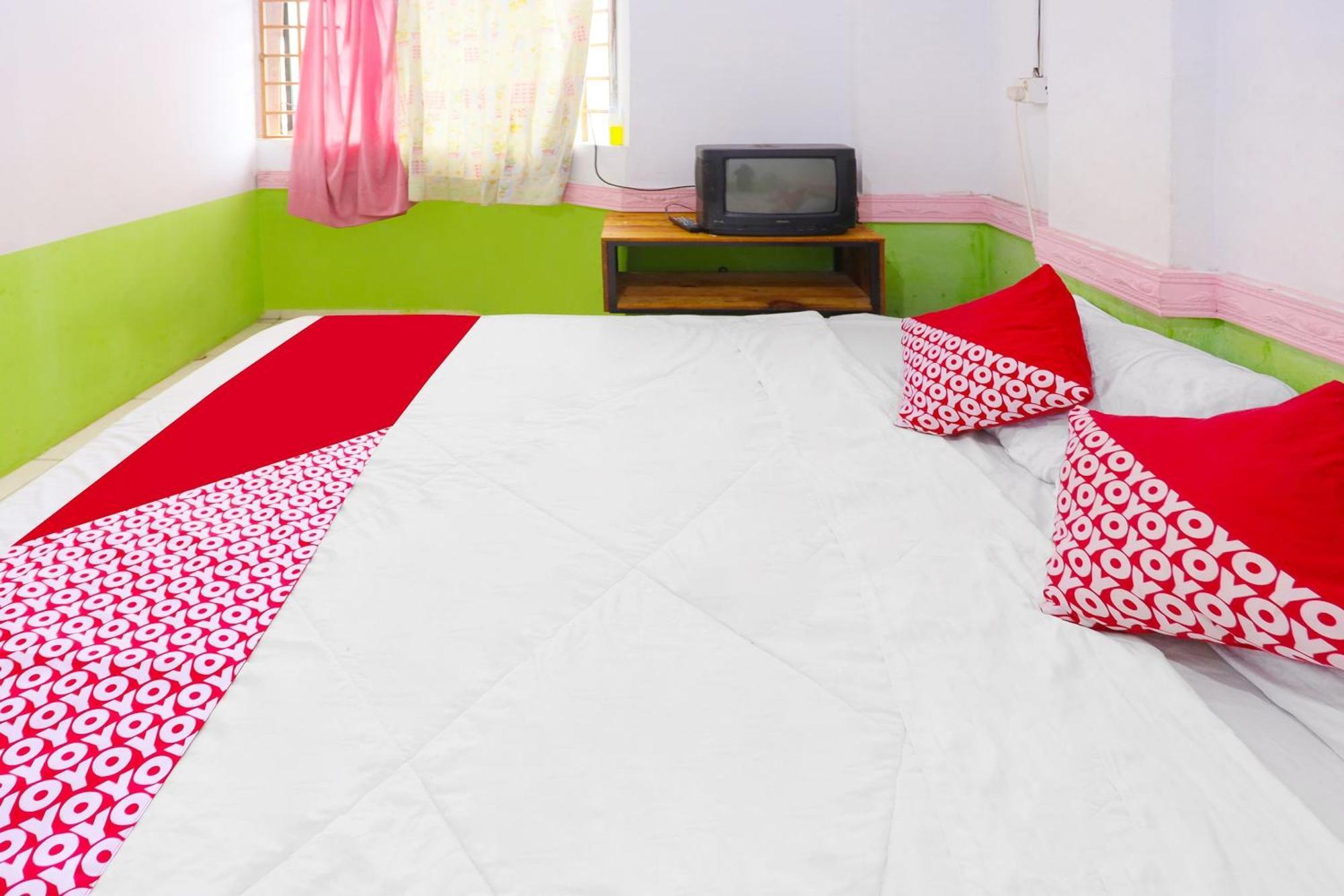 Spot On 91343 Kartika Guest House Syariahnearpantai Stres Jodoh  Zewnętrze zdjęcie
