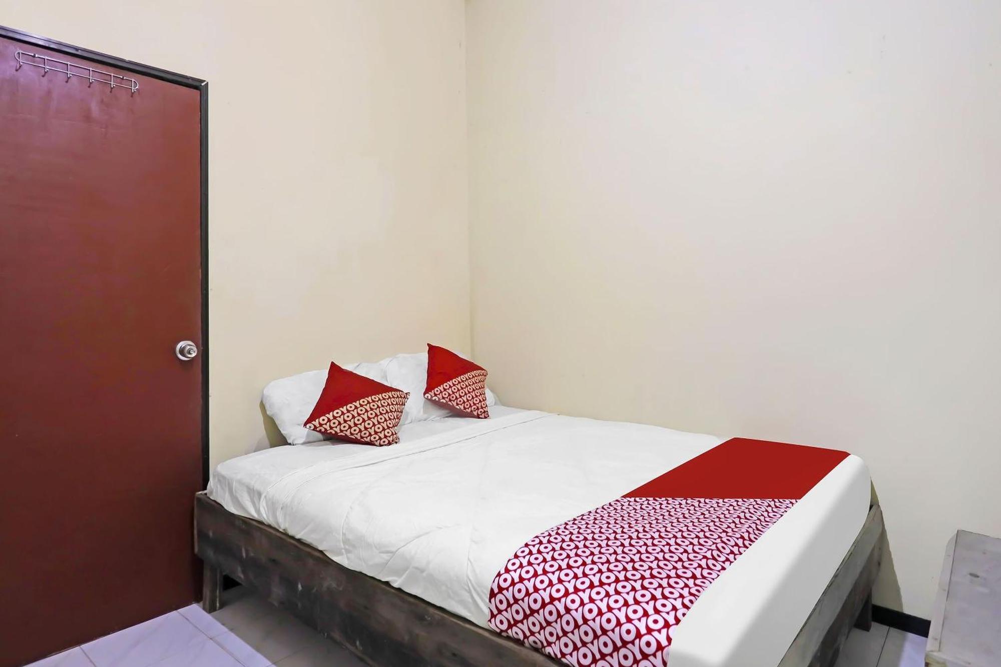 Spot On 91343 Kartika Guest House Syariahnearpantai Stres Jodoh  Zewnętrze zdjęcie